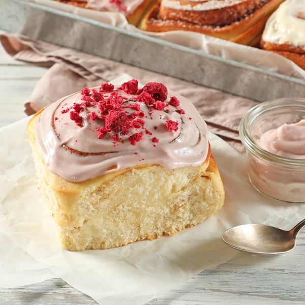 Zimtschnecke Frischkäse und Himbeeren