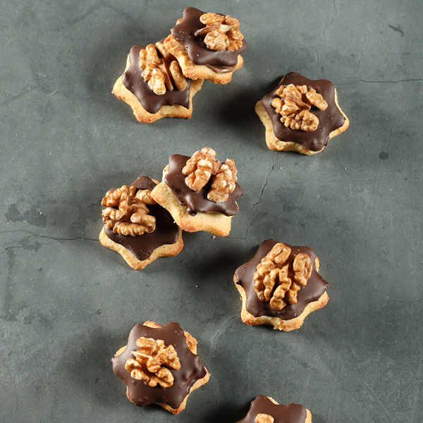 Oma Bertas Walnusstaler