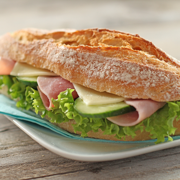 Spitzweck mit Schinken und Käse