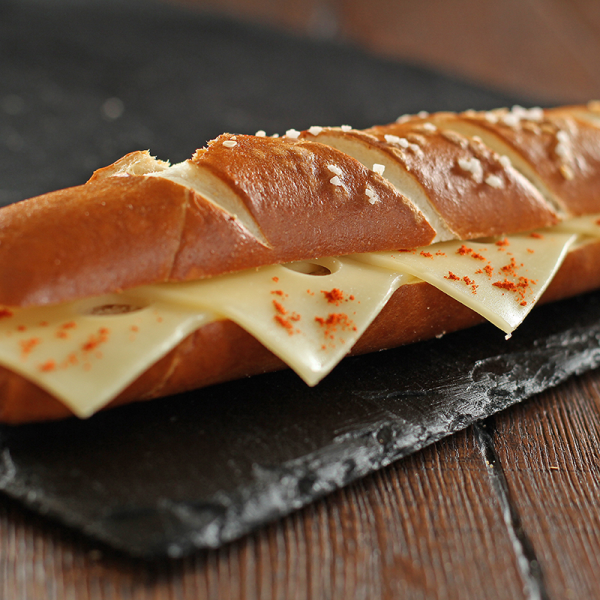 Laugenstange Emmentaler