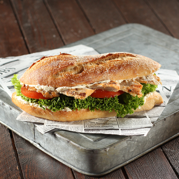 Spitzweck gegrilltes Hähnchen und Caesar-Aufstrich