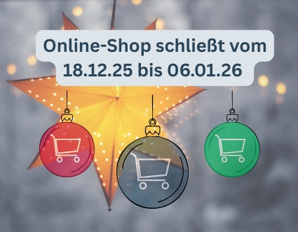 Drei Christbaumkugeln mit Einkaufskorb schweben vor einem beleuchteten Stern. Text: Online-Shop schließt vom 18.12.2025 bis 06.01.2026 